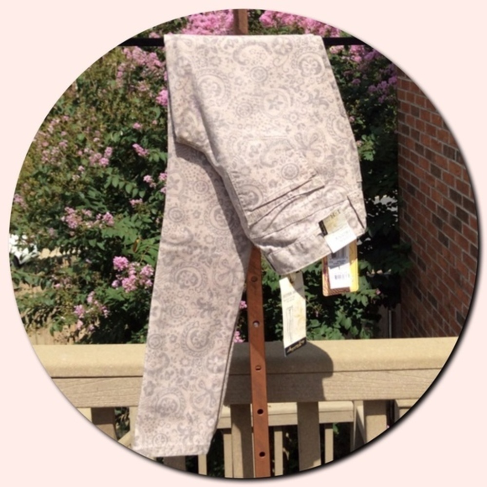 𝅺american Rag 💕Super Skinny Jeans💕 - Picture 2 of 3